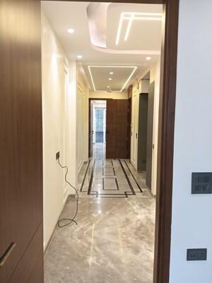 Building Lobby in 2 BHK Builder Floor at Lajpat Nagar 4 – for Rent