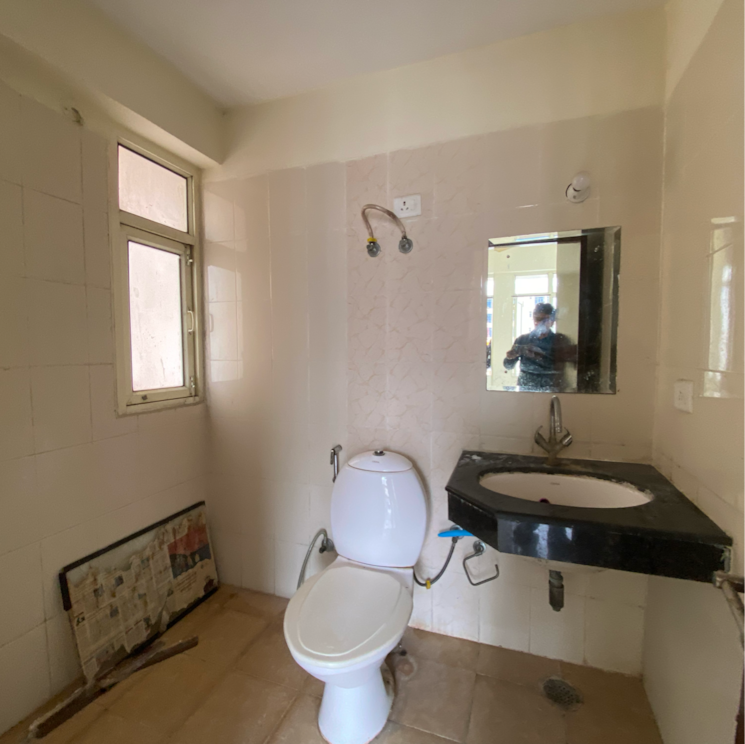 Bathroom, paras-tierea 2 Bedroom 960 Sq.Ft. Apartment In Sector 137 Noida 9274155