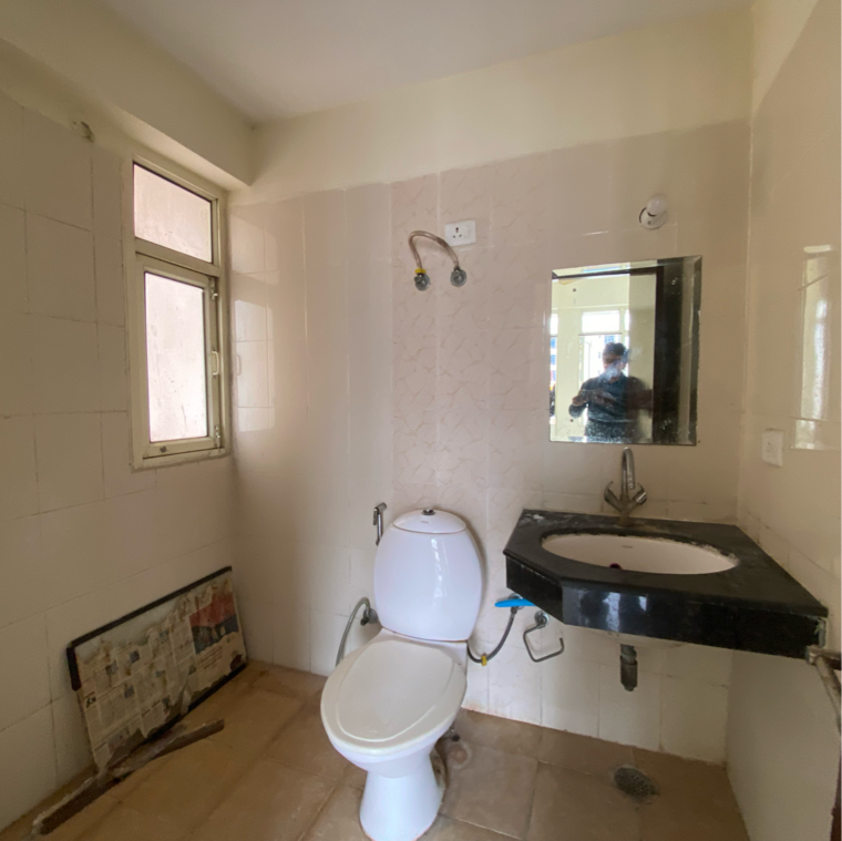 Bathroom, paras-tierea 2 Bedroom 960 Sq.Ft. Apartment In Sector 137 Noida 9274155