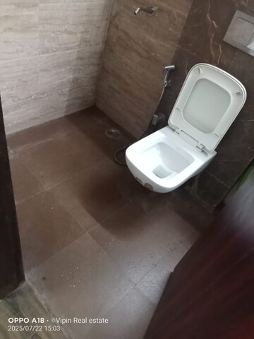 Bathroom in 1 BHK Builder Floor at Sector 45 – for Rent