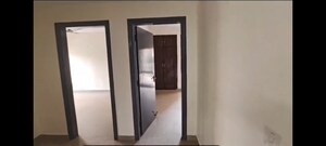 Room in 3.5 BHK Apartment at BPTP Park Grandeura, Sector 82 – for Sale