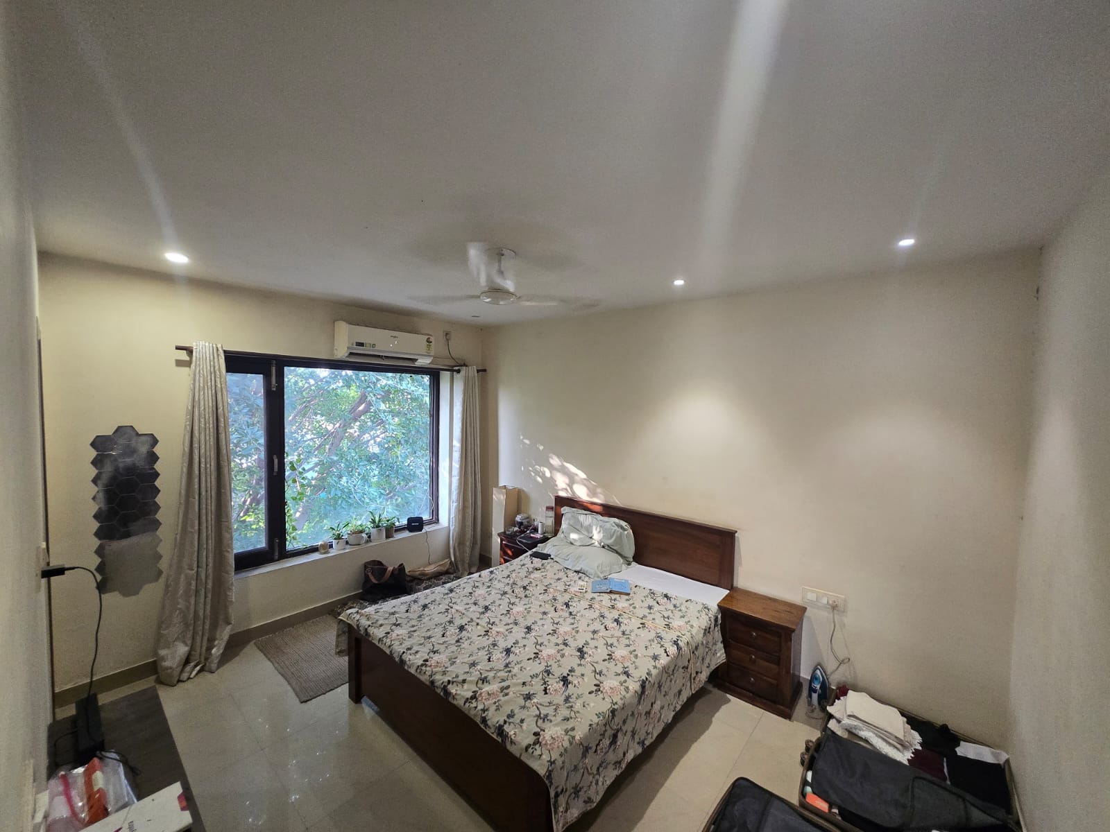 3.5 BHK + Pooja Room,Servant Room,Study Room,Extra Room Apartment For Rent in Vasant Kunj