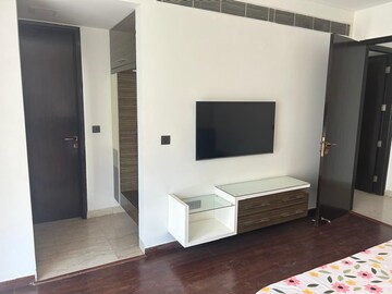Room in 4 BHK Apartment at Abw La Lagune, Sector 54 – for Rent