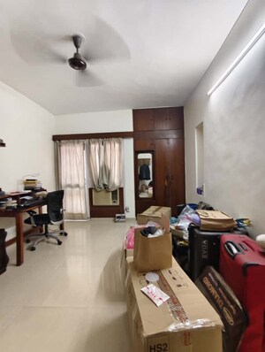 Room in 4 BHK Apartment at Vasant Kunj – for Rent