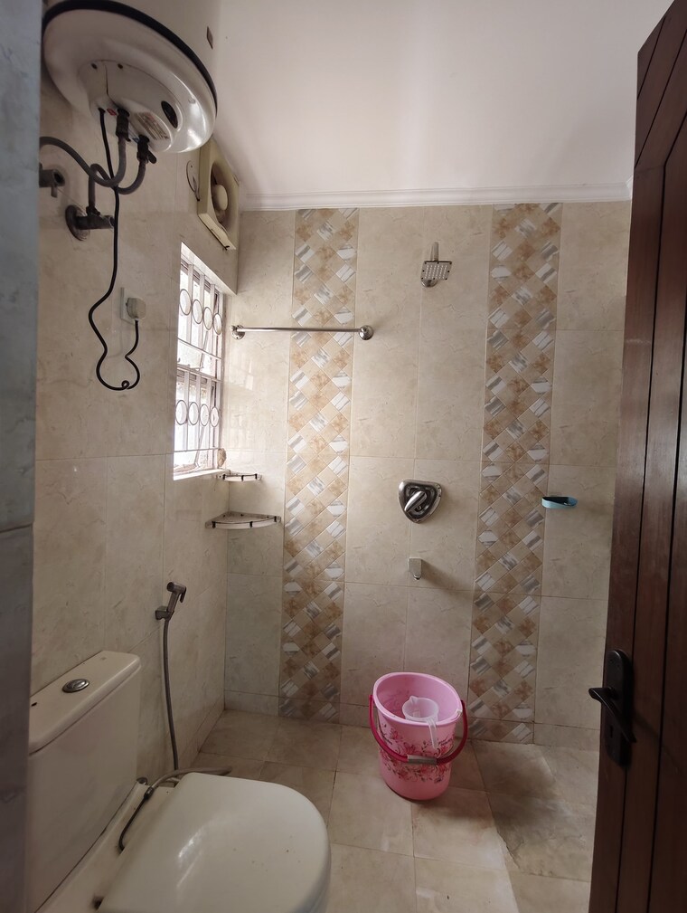 Attached Bathroom, vasant kunj 4 Bedroom 3200 Sq.Ft. Apartment In Vasant Kunj Delhi 9274154