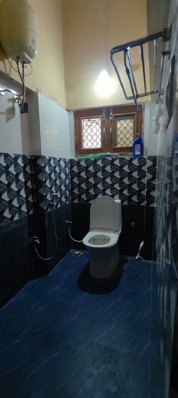 Team Area in 2 BHK Independent House at Mahadeo Ghat Road – for Rent