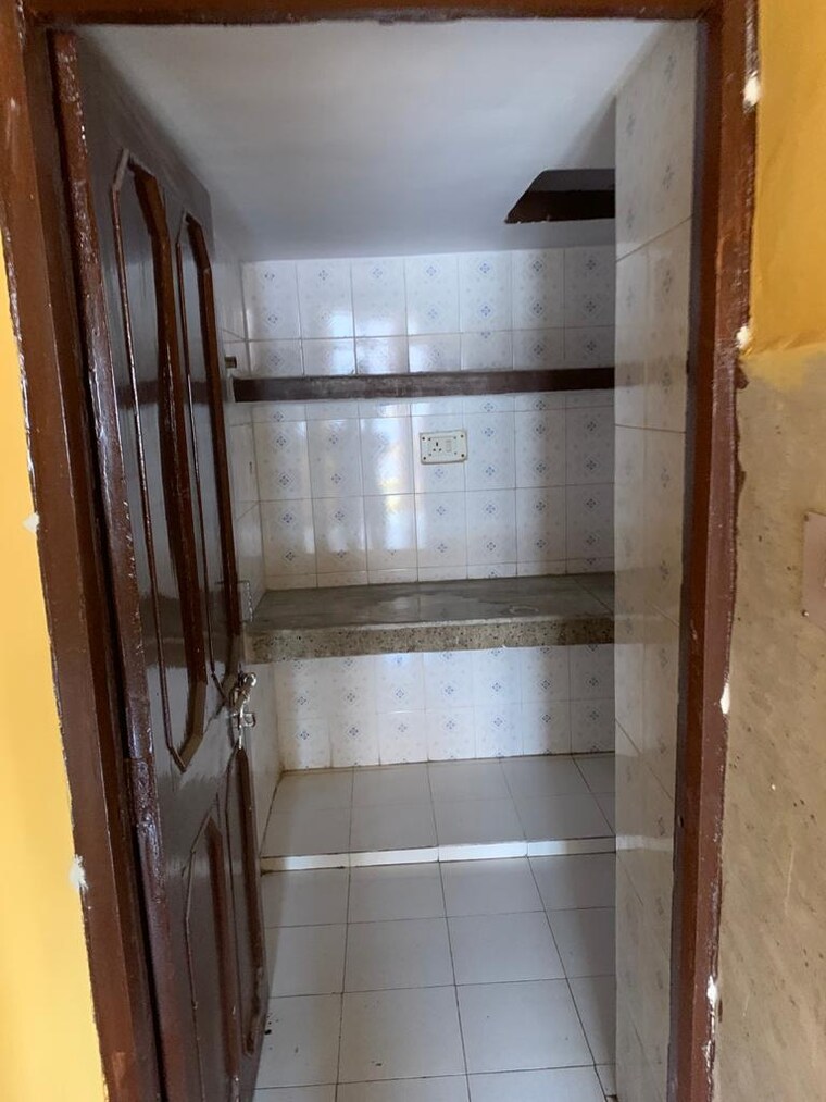 Bathroom, boring road Commercial Office Space 700 Sq.Ft. In Boring Road Patna 9274161