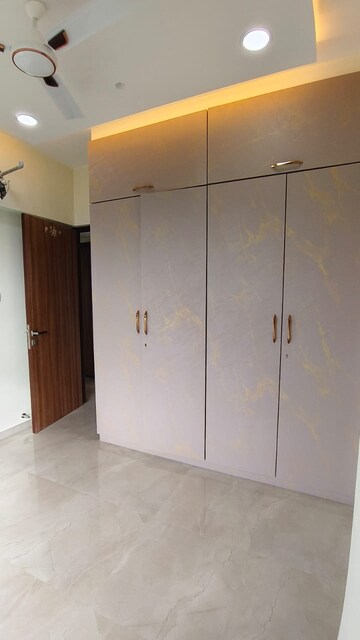 Room in 2 BHK Apartment at Sheth Irene, Malad West – for Rent