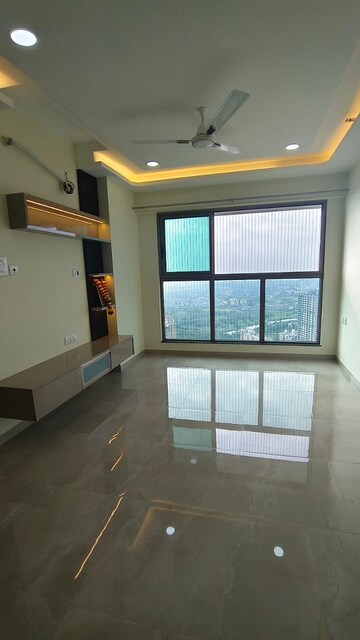 Room in 2 BHK Apartment at Sheth Irene, Malad West – for Rent