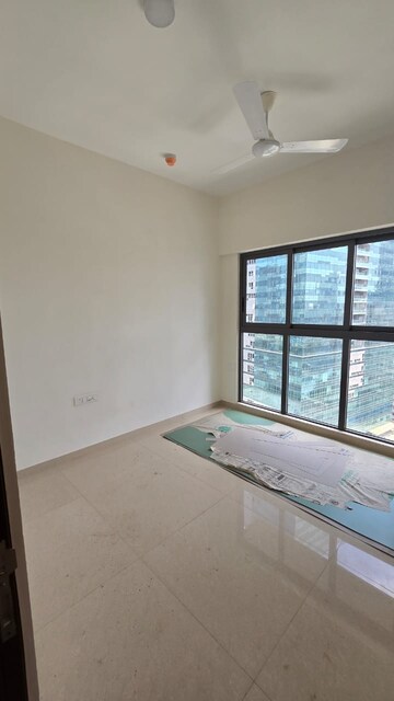 Room in 2 BHK Apartment at Lodha Vista, Lower Parel – for Rent