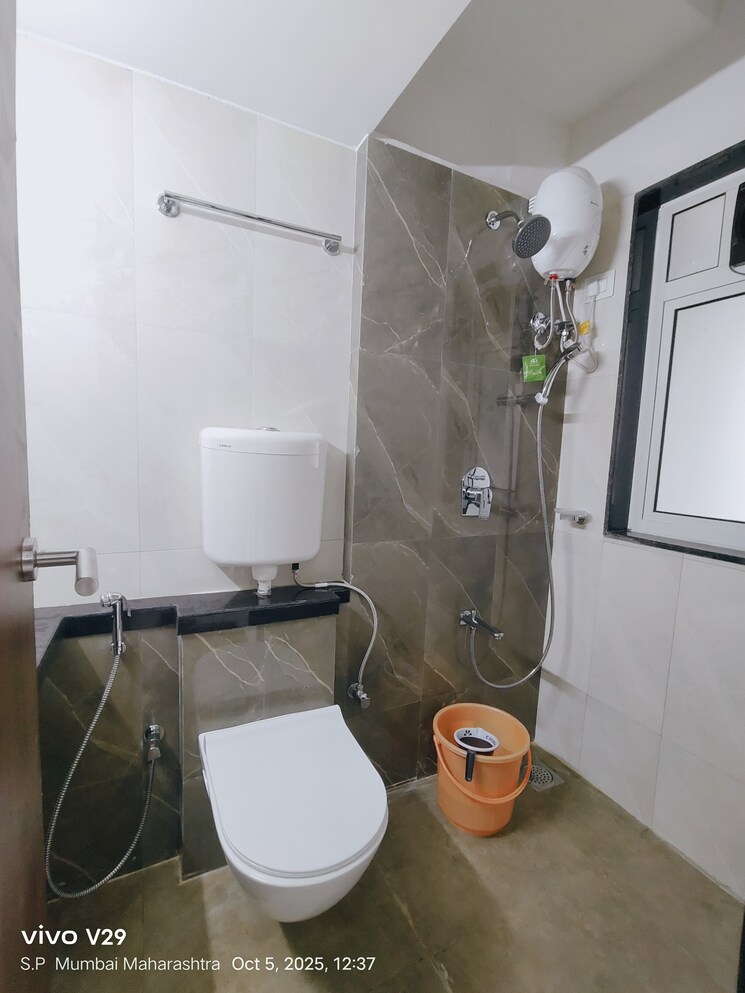 Bathroom, worli 2 Bedroom 550 Sq.Ft. Apartment In Worli Mumbai 9274255
