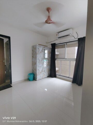 Room in 2 BHK Apartment at Worli – for Rent