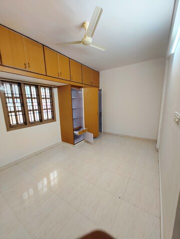 Room in 2 BHK Apartment at DSR Divine, New Thippasandra – for Rent