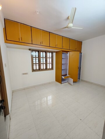 Room in 2 BHK Apartment at DSR Divine, New Thippasandra – for Rent