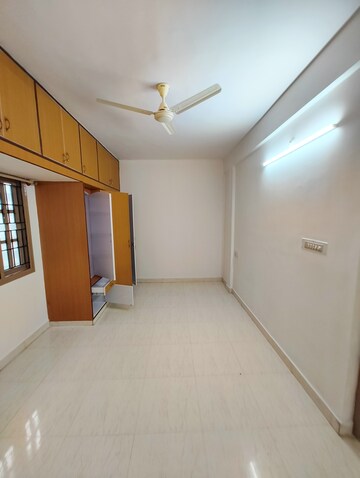 Room in 2 BHK Apartment at DSR Divine, New Thippasandra – for Rent