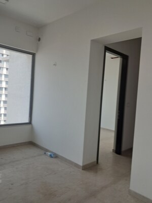 Furnished Amenities in 2 BHK Apartment at Peninsula Salsette 27, Byculla – for Rent