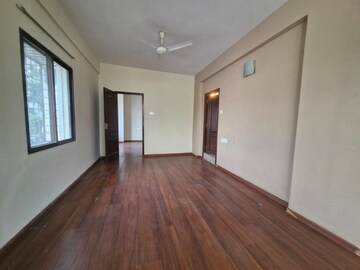 Room in 3 BHK Builder Floor at Sanjay Nagar – for Rent