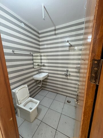 Bathroom in 1 BHK Builder Floor at Sector 38 – for Rent