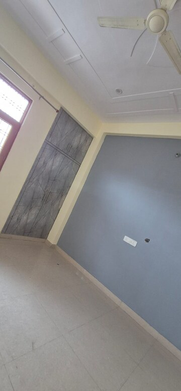 Room in 2 BHK Independent House at Gomti Nagar – for Rent