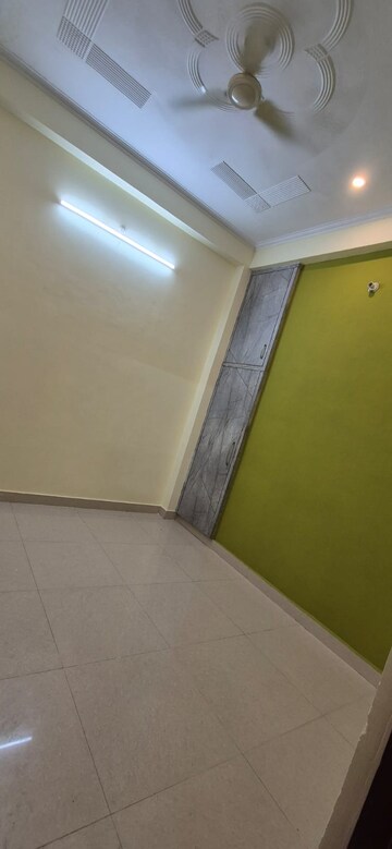 Room in 2 BHK Independent House at Gomti Nagar – for Rent