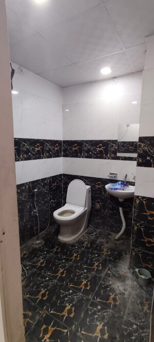 Attached Bathroom in 2 BHK Apartment at Vaishali Nagar – for Rent