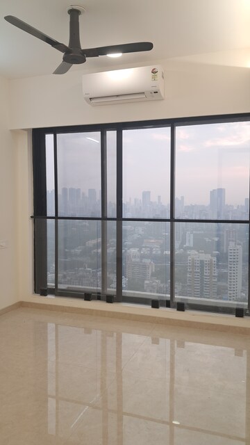 Room in 2 BHK Apartment at Dosti Eastern Bay, Wadala – for Rent
