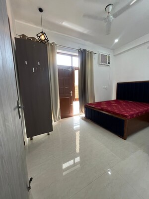 Living Room in 2 BHK Builder Floor at Sector 40 – for Rent