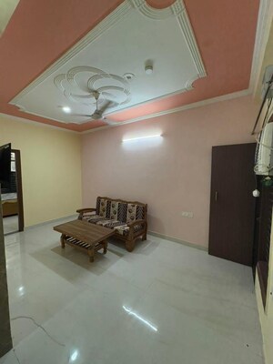 Living Room in 1 BHK Builder Floor at Sector 40 – for Rent