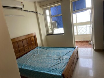 Bedroom in 2 BHK Builder Floor at Sector 40 – for Rent