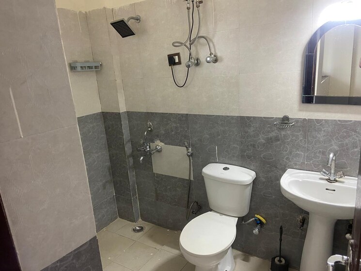 Bathroom, sector 40 2 Bedroom 1266 Sq.Ft. Builder Floor In Sector 40 Gurgaon 9274305
