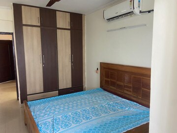Bedroom in 2 BHK Builder Floor at Sector 40 – for Rent