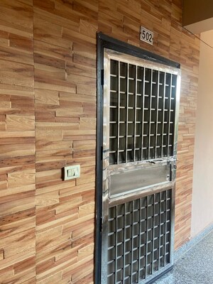 Staircase in 2 BHK Builder Floor at Sector 40 – for Rent