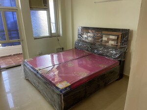 Bedroom in 2 BHK Builder Floor at Sector 40 – for Rent