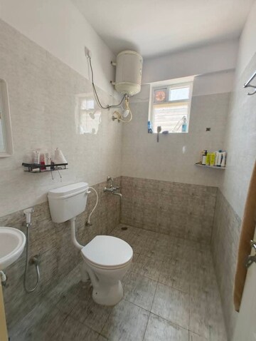 Master Bedroom in 2 BHK Builder Floor at White Pearl Apartments Kaggadasapura, Kaggadasapura – for Rent