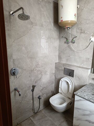 Bathroom in 1 RK Builder Floor at Sector 46 – for Rent