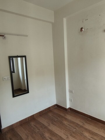 Room in 2 BHK Apartment at Shalimar Mannat, Faizabad Road – for Rent