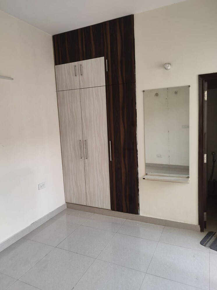 Room, faizabad road 2 Bedroom 1210 Sq.Ft. Apartment In Faizabad Road Lucknow 9274321