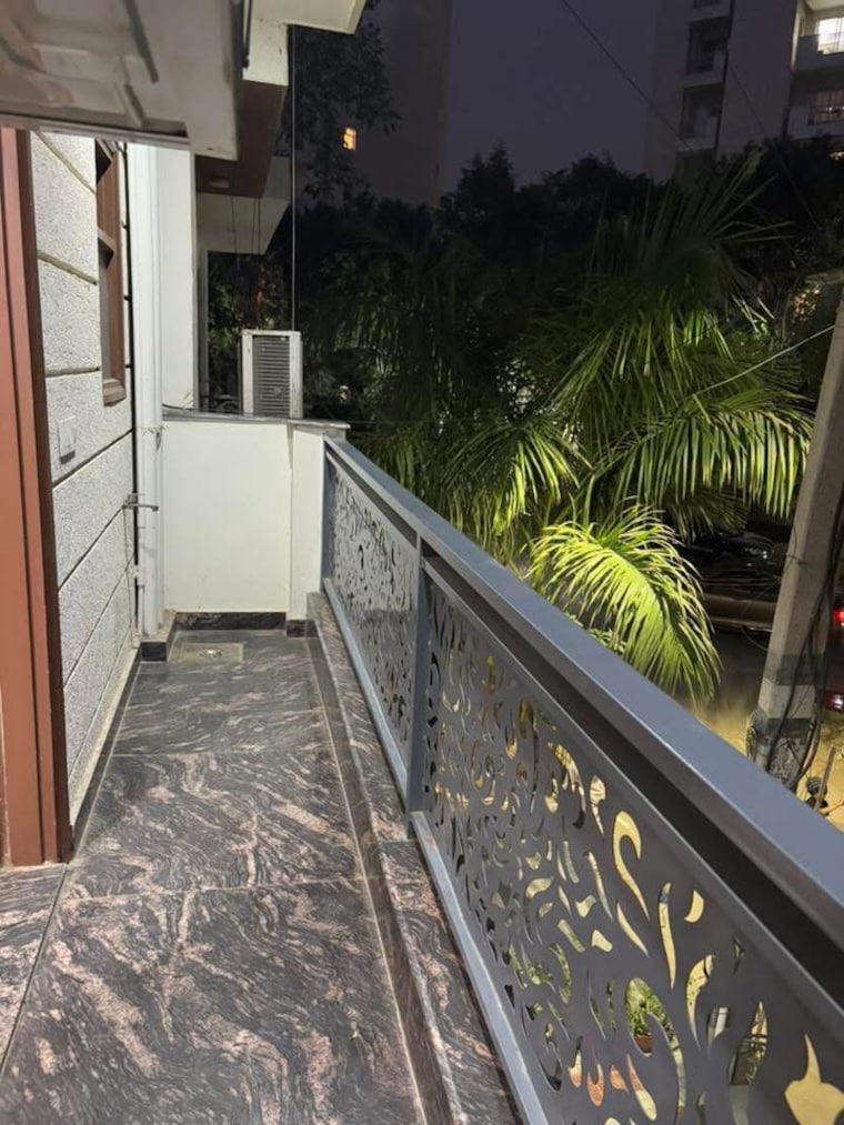 Balcony, sector 31 2 Bedroom 1460 Sq.Ft. Builder Floor In Sector 31 Gurgaon 9274325