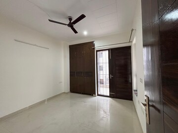 Room in 2 BHK Builder Floor at Sector 31 – for Rent