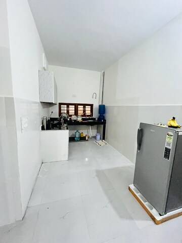 Master Bedroom in 1 BHK Builder Floor at Sector 40 – for Rent