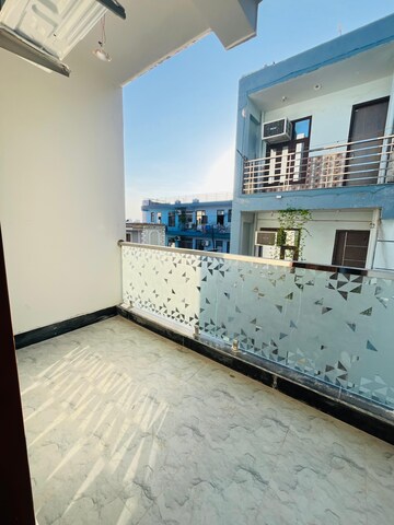 Kitchen in 1 BHK Builder Floor at Sector 40 – for Rent