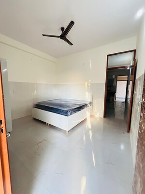 Furnished Amenities in 1 BHK Builder Floor at Sector 40 – for Rent