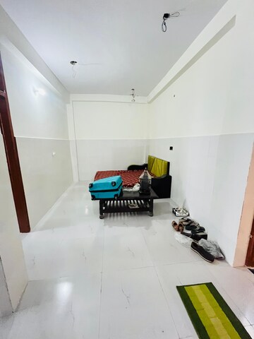 Master Bedroom in 1 BHK Builder Floor at Sector 40 – for Rent
