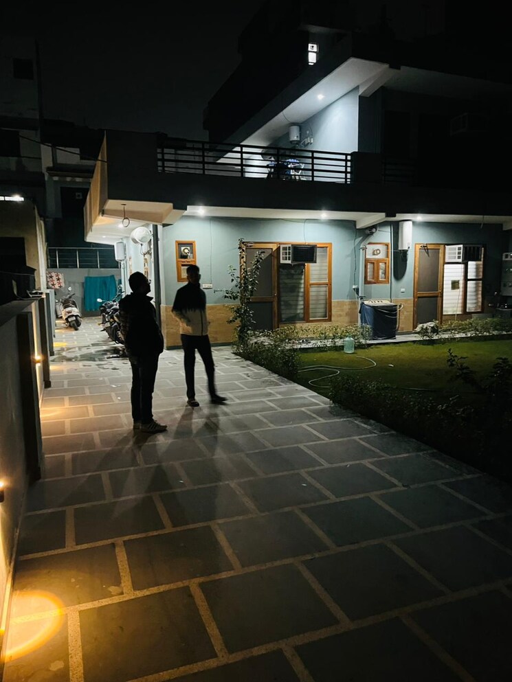  Parking, sector 40 Studio 648 Sq.Ft. Builder Floor In Sector 40 Gurgaon 9274337