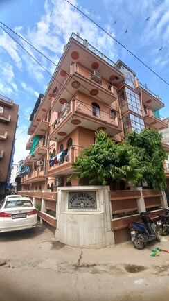 6+ BHK + Pooja Room,Servant Room,Study Room,Extra Room Independent House For Sale in Sector 37