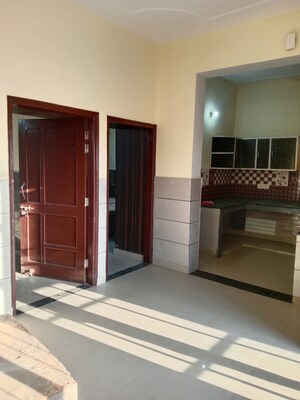 Room in 2 BHK Builder Floor at Sector 18 – for Rent