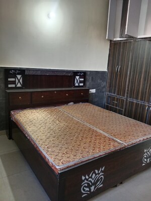 Bedroom in 2 BHK Builder Floor at Sector 18 – for Rent