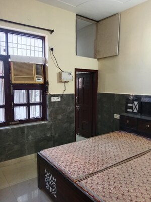 2 BHK Builder Floor For Rent in Sector 18