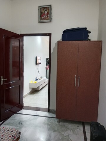 Room in 2 BHK Builder Floor at Sector 6 – for Rent