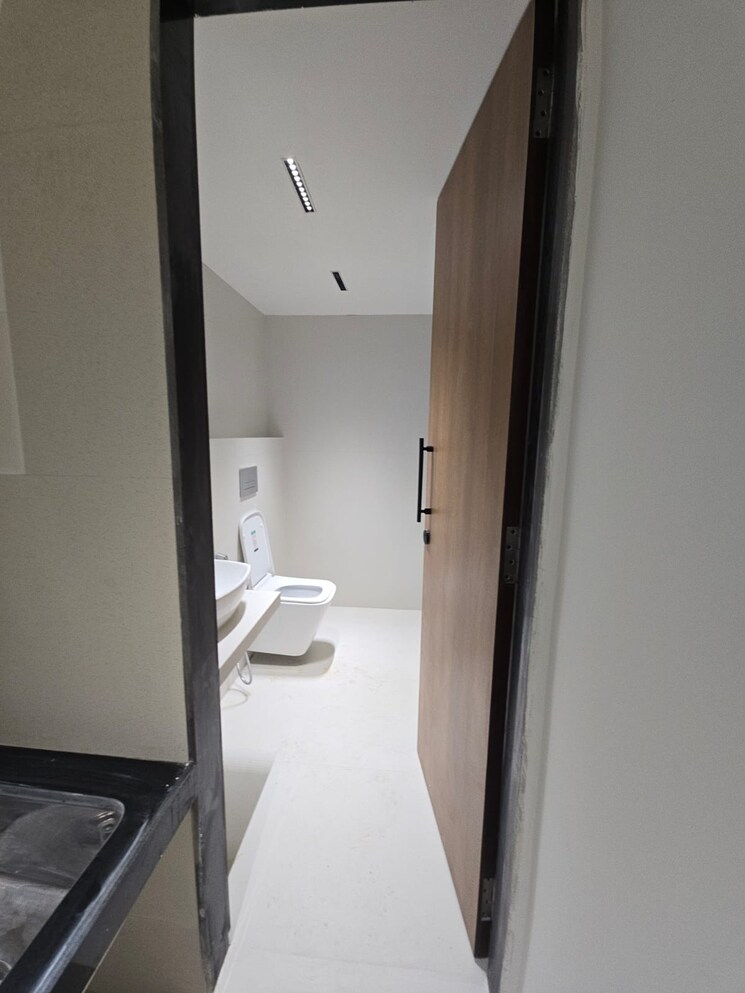 Bathroom, marathon-futurex Commercial Office Space 650 Sq.Ft. In Lower Parel Mumbai 9274377